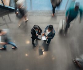 使用人工智能重塑专业服务：2025年及未来展望